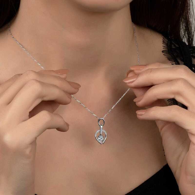 Silverlina%20Swarovski%20Taşlı%20Gümüş%20Tektaş%20Bayan%20Kolye