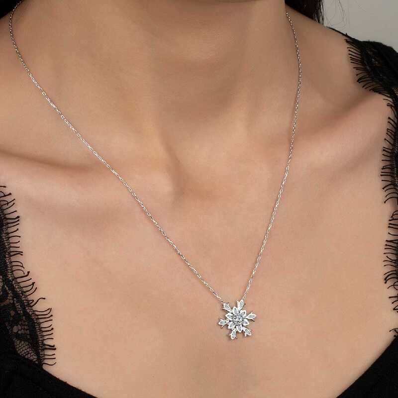 Silverlina%20Swarovski%20Taşlı%20Gümüş%20Kartanesi%20Bayan%20Kolye