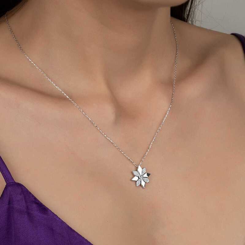 Silverlina%20Swarovski%20Taşlı%20Gümüş%20Çiçek%20Bayan%20Kolye