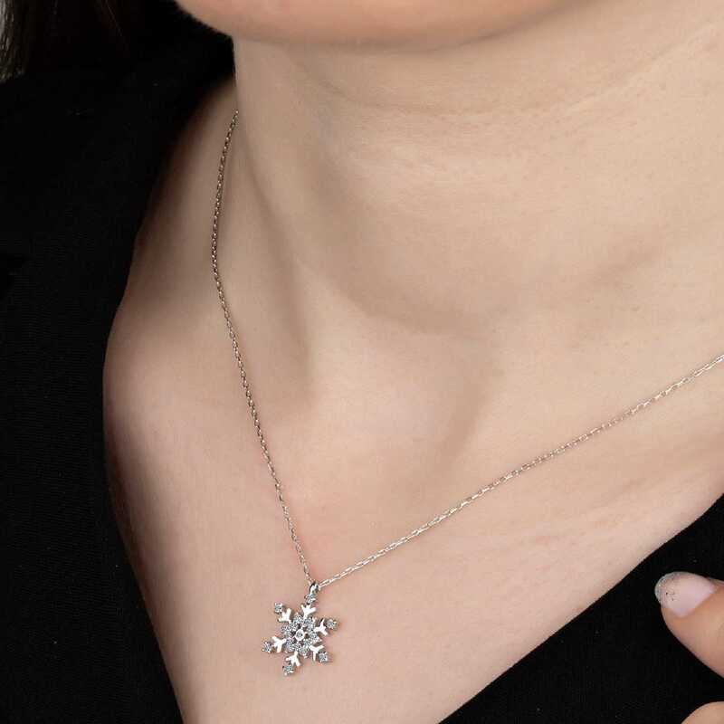 Silverlina%20Swarovski%20Taşlı%20Gümüş%20Kartanesi%20Bayan%20Kolye