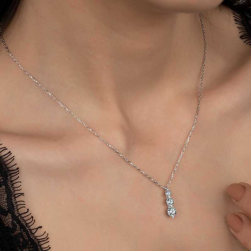 Silverlina%20Swarovski%20Taşlı%20Gümüş%20Üçtaş%20Tektaş%20Bayan%20Kolye