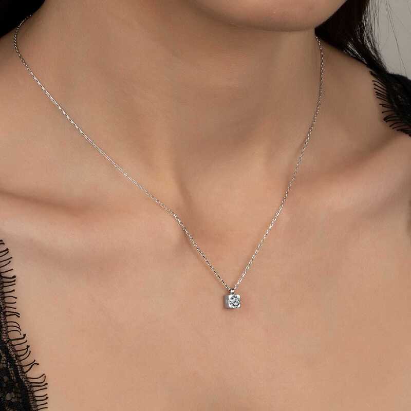 Silverlina%20Swarovski%20Taşlı%20Gümüş%20Tektaş%20Bayan%20Kolye