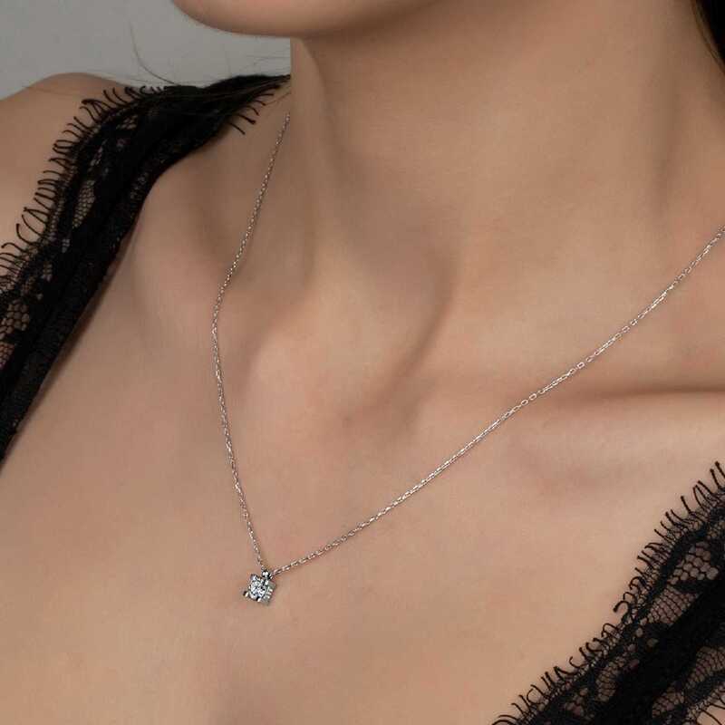 Silverlina%20Swarovski%20Taşlı%20Gümüş%20Tektaş%20Bayan%20Kolye